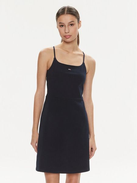 Tommy Jeans Sukienka letnia Essential DW0DW17988 Granatowy Slim Fit. Niebieskie kombinezony Tommy Jeans, na lato, xs, bez wzorów, z bawełny, bez kołnierzyka, bez ramiączek. Za 329,99 zł.