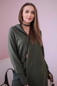 Komplet dresowy bluza z dłuższym bokiem khaki. Brązowe bluzy KESI, l, bez wzorów, z bawełny, bez kaptura. Za 334,56 zł.