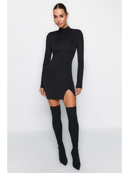 Trendyol Sukienka w kolorze czarnym rozmiar: 38. Czarne sukienki Trendyol, na imprezę, bez wzorów, bez kołnierzyka, bez ramiączek, mini. Za 92,42 zł.