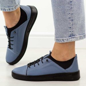 Niebieskie skórzane półbuty damskie T.Sokolski w26-151. Niebieskie półbuty Sokolski, na jesień, bez wzorów, z jeansu, z okrągłym noskiem, bez obcasa, na płaskiej podeszwie, bez zapięcia. Za 299,00 zł.