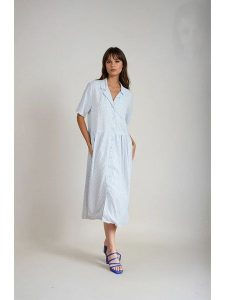 Monki Sukienka w kolorze błękitnym rozmiar: L. Niebieskie sukienki Monki, na co dzień, l, bez wzorów, z wiskozy, bez kołnierzyka, bez ramiączek, maxi, proste. Za 43,99 zł.