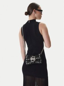 Just Cavalli Torebka 80RA4BA7 ZSE07 Czarny. Czarne torebki wieczorowe Just Cavalli, bez wzorów, ze skóry, bez dodatków. Za 640,99 zł.