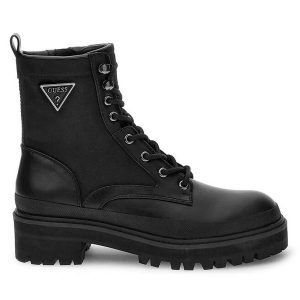 Trapery Guess. Czarne buty zimowe Guess, bez obcasa, bez zapięcia. Za 599,99 zł.