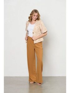 &Co Woman Spodnie "Nelly" w kolorze karmelowym rozmiar: XL. Brązowe spodnie z wysokim stanem &Co Woman, bez wzorów, z materiału, z podwyższonym stanem. Za 149,31 zł.
