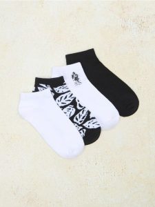 Skarpetki 4 pack - wielobarwny. Skarpetki Sinsay, bez wzorów. Za 12,99 zł.