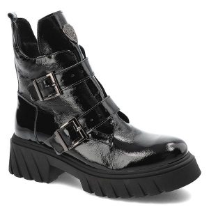 Czarne Botki Armodo Eleganckie Lakierowane Obuwie Damskie. Czarne botki Armodo, bez wzorów, z lakierowanej skóry, bez obcasa, bez zapięcia. Za 389,00 zł.