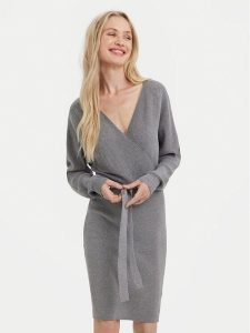 Vero Moda Sukienka dzianinowa 10269251 Szary Regular Fit. Szare kombinezony Vero Moda, m, bez wzorów, z dzianiny, bez kołnierzyka, bez ramiączek. Za 159,99 zł.