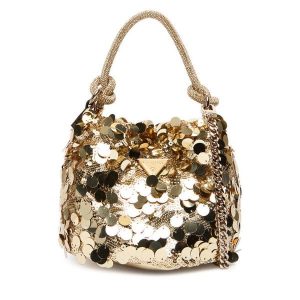 Torebka Guess. Żółte torebki klasyczne Guess, z aplikacjami, bez dodatków. Za 579,99 zł.