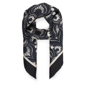 Chusta Weekend Max Mara. Niebieskie apaszki i chusty Weekend Max Mara, bez wzorów. Za 489,99 zł.