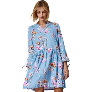 Sukienka w kolorze błękitn ym. Sukienki marki Tatuum. W wyprzedaży za 159,95 zł.