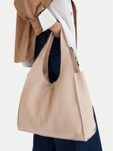 Lasocki Torebka CEO-LSK-L-014-09 Beżowy. Brązowe torebki klasyczne Lasocki, bez wzorów, z materiału, bez dodatków. Za 199,99 zł.