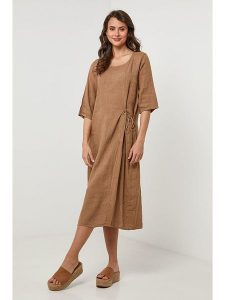 Lin Passion Lniana sukienka w kolorze jasnobrązowym rozmiar: 40/42. Brązowe sukienki Lin Passion, na co dzień, z aplikacjami, ze lnu, klasyczne, bez kołnierzyka, bez ramiączek, midi, proste. Za 173,99 zł.