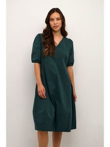 CULTURE Sukienka w kolorze zielonym rozmiar: M. Zielone sukienki Culture, m, bez wzorów, bez kołnierzyka, bez ramiączek, midi. Za 329,42 zł.