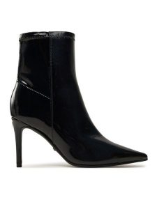 Guess Botki Richery FLFRRY PAF10 Czarny. Czarne botki Guess, z aplikacjami, ze skóry, bez obcasa, na szpilce, bez zapięcia. Za 449,99 zł.