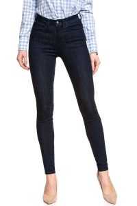 WRANGLER HIGH SKINNY BRUISED BLUE W27HHV32M 112128085. Niebieskie jeansy Wrangler, z aplikacjami, z bawełny, z podwyższonym stanem, długie. W wyprzedaży za 79,99 zł.