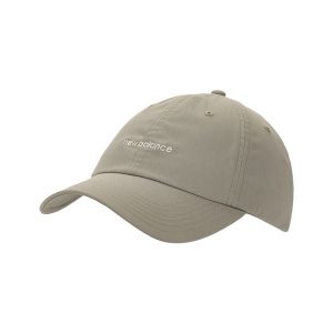 Czapka damska New Balance LAH51010ADS – beżowa. Brązowe czapki New Balance, bez wzorów, z materiału, sportowe. Za 109,99 zł.