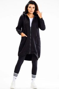 Długa bluza damska z kapturem i kieszeniami czarna. Czarne bluzy Infinite You, l, bez wzorów, z bawełny, z kapturem. Za 299,00 zł.