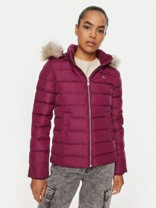 Tommy Jeans Kurtka puchowa Basic DW0DW18312 Czerwony Slim Fit. Czerwone kurtki Tommy Jeans, xs, bez wzorów, z jeansu, bez kaptura. Za 589,00 zł.