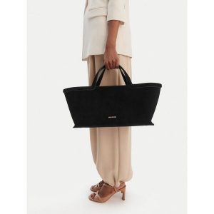 Torebka GINO ROSSI. Czarne torebki klasyczne Gino Rossi, bez wzorów, bez dodatków. Za 499,99 zł.