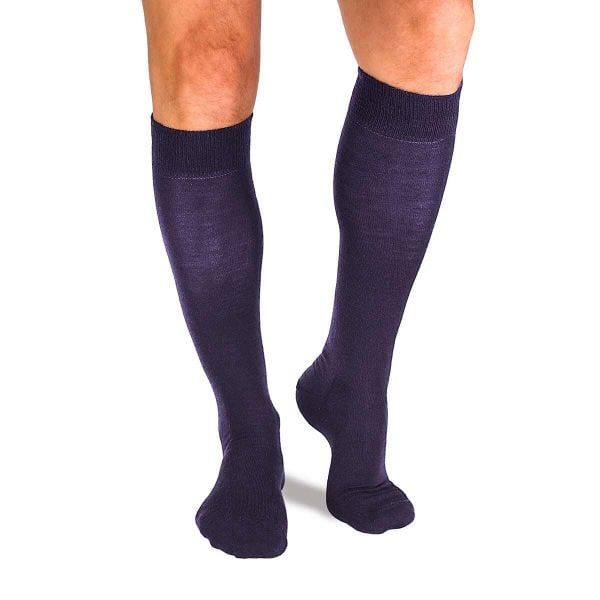 Skarpety uciskowe 3/4 z wełny merynosów, ciemnoniebieskie. Niebieskie skarpetki OEM, bez wzorów, z wełny. W wyprzedaży za 92,32 zł.