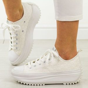 Białe sportowe buty damskie na platformie Lee Cooper 3465. Białe buty sportowe Lee Cooper, na lato, bez wzorów, z jeansu, bez zapięcia. Za 229,00 zł.