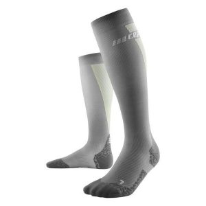 Skarpety kompresyjne damskie sportowe CEP Ultralight wysokie. Niebieskie skarpetki CEP, bez wzorów. Za 199,00 zł.
