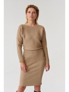 TATUUM Sukienka dzianinowa w kolorze beżowym rozmiar: XL. Brązowe sukienki Tatuum, xl, bez wzorów, z dzianiny, bez kołnierzyka, bez ramiączek, midi. Za 127,65 zł.