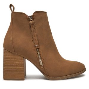 Botki Call It Spring. Brązowe botki Call it Spring, bez wzorów, bez obcasa, na słupku, bez zapięcia. Za 299,99 zł.