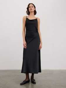 BGN Sukienka w kolorze czarnym rozmiar: 40. Czarne sukienki BGN, na imprezę, bez wzorów, bez kołnierzyka, bez ramiączek, maxi. Za 178,79 zł.