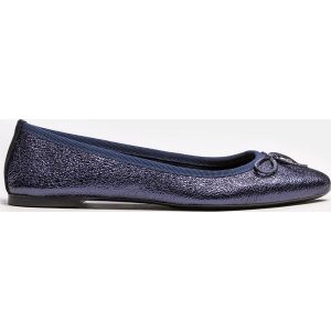 Granatowe baleriny damskie. Balerinki marki Kazar. Za 299,00 zł.