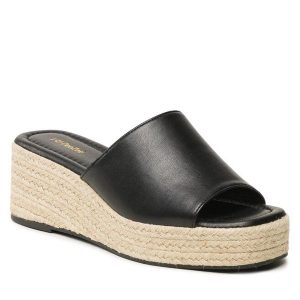 Espadryle DeeZee. Czarne espadryle DeeZee, bez wzorów, bez obcasa. Za 129,99 zł.
