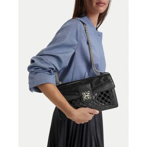 Torebka Nine West. Czarne listonoszki Nine West, bez wzorów, bez dodatków. Za 329,99 zł.