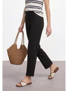 Street One Spodnie w kolorze czarnym rozmiar: 38/L28. Czarne spodnie z wysokim stanem Street One, bez wzorów, z materiału, z podwyższonym stanem. Za 154,95 zł.