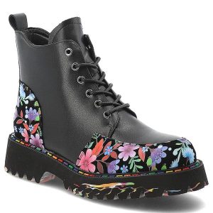 Czarne Botki Artiker Skórzane Buty Damskie. Czarne botki ARTIKER, na jesień, z aplikacjami, ze skóry, bez obcasa, bez zapięcia. Za 305,99 zł.