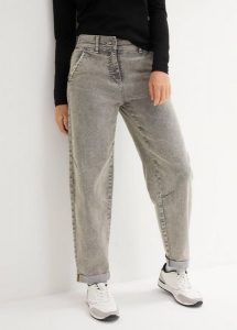 Jeansy boyfriend z efektem vintage. Niebieskie jeansy bonprix, bez wzorów, z jeansu. Za 124,99 zł.