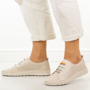 Beżowe ażurowe skórzane półbuty damskie Cambell 40348. Brązowe półbuty Cambell, na lato, w ażurowe wzory, z jeansu, z okrągłym noskiem, bez obcasa, bez zapięcia. Za 219,00 zł.