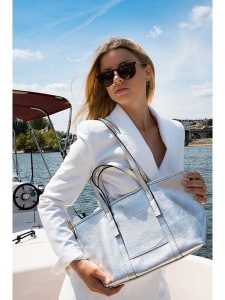 Maison héritage PARIS Skórzany shopper bag "Malta" w kolorze srebrnym - 52 x 31 cm rozmiar: onesize. Szare shopper bag Maison héritage PARIS, bez wzorów, z materiału, na ramię, bez dodatków. Za 426,99 zł.