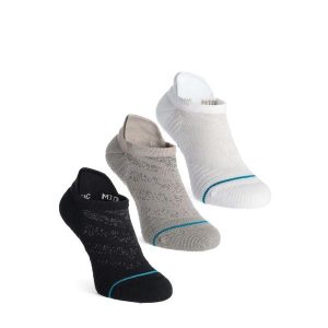 Skarpety biegowe Stance Athletic Tab 3 Pack. Czarne skarpetki Stance, bez wzorów. Za 150,99 zł.