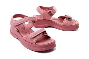 AZALEIA 18451 VERA THERAPY PAP AD 91128 nude dark, sandały damskie. Czerwone sandały Azaleia, bez wzorów, bez obcasa, bez zapięcia. Za 146,93 zł.