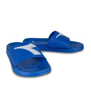 Klapki DIADORA CRAWL BOX. Niebieskie klapki Diadora, bez wzorów, bez obcasa. Za 39,99 zł.