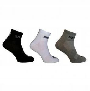 Skarpety turystyczne Salomon Active Wear Quarter 3 pary, niskie. Białe skarpetki Salomon, bez wzorów, z bawełny. Za 40,00 zł.