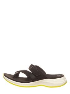Clarks Japonki w kolorze czarnym rozmiar: 37. Czarne klapki Clarks, bez wzorów, z otwartym noskiem, bez obcasa. Za 89,47 zł.