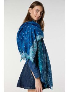 Lucky Bees Szal w kolorze niebiesko-turkusowym - 180 x 80 cm rozmiar: onesize. Niebieskie szaliki Lucky Bees, bez wzorów, z bawełny. Za 113,63 zł.