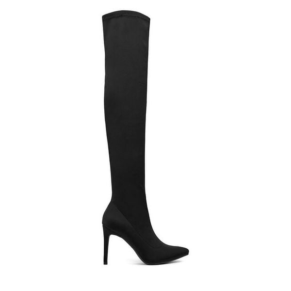 Kozaki DeeZee. Czarne kozaki DeeZee, bez wzorów, bez obcasa, na szpilce, bez zapięcia. Za 139,99 zł.