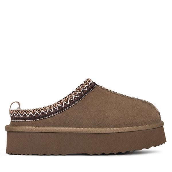 Śniegowce DeeZee. Brązowe buty zimowe DeeZee, bez obcasa, bez zapięcia. Za 249,99 zł.