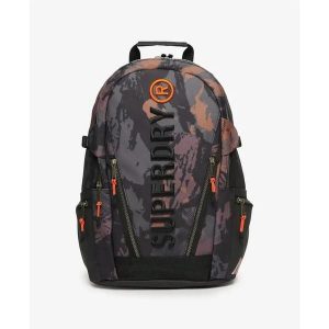 Damski plecak z haftem Superdry Tarp. Czarne plecaki Superdry. Za 389,45 zł.