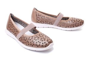 RIEKER REMONTE R7100-31 rose, baleriny damskie. Żółte balerinki Rieker Remonte, w ażurowe wzory, z gumy, bez obcasa, bez zapięcia. Za 139,95 zł.