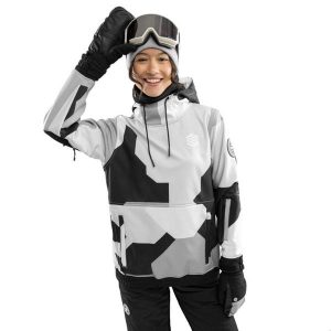 Kurtka snowboardowa damska W1-W Tibet. Czarne kurtki SIROKO, xs, bez wzorów, z softshellu, bez kaptura. W wyprzedaży za 297,00 zł.