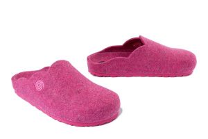 DR. BRINKMANN 320201-43 pink, kapcie damskie. Czerwone kapcie Dr. Brinkmann, bez wzorów. Za 204,90 zł.