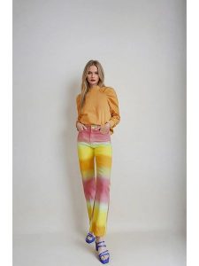 Monki Spodnie ze wzorem rozmiar: 38. Spodnie z wysokim stanem Monki, bez wzorów, z bawełny, z podwyższonym stanem. Za 43,99 zł.